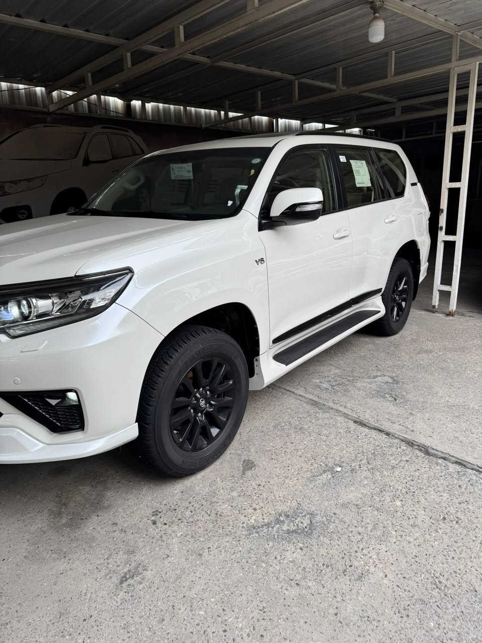 السلام عليكم
تيوتيا برادو
موديل:2021
فئه : txs midnigh  
السيارة اربيل 
تحويل مباشر  
ماشية :42  الف كم
6 سلندر 
كشن كهرباء
زراكات 
المقاعد جلد 
مرايات شفط
 مكان سيارة بغداد زيونة 
سعره44  الف دولار
رقمي ***********
