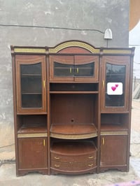 شبابيك  ألمنيوم وجينكو. قيم وأخذ معرض كلش ثقيل سعره ١٠٠زوليه ٣ب٥نضيفه ...