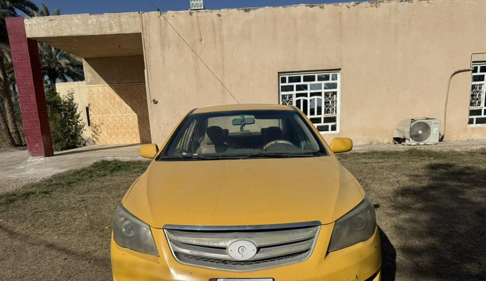 بي  وايدي موديل 14f3كير عادي كفاله عامه غير الموجود بالصور بارد باب خلف السايق والباقي مكفوله رقم مثنى بسمي سنويه جديده مكان السياره ديوانيه ***********السعر 45وبيه مجال
