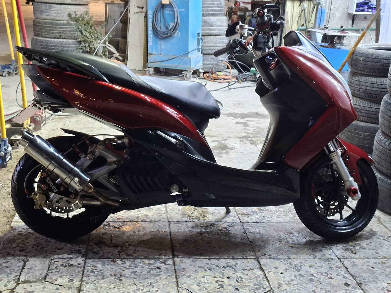 ياماها ،SMAX 
اخت الزيرو ماشية 10 الاف 
فول تزويد متروسة غراض بكلايت مزود ماصدة مزودة
وياله مزودة عنبار بريك مزود فجوج برمبو أصلي 
دراجه بيها كلجات رياضي عليها شلعه اقوى من تي ماكس 
بيها هواي تفاصيل لو اكتب جريدة مايخلصن 
شراي أتصل 
سعرها 20 ورقة ***********
مكاني بغداد مدينة صدر
