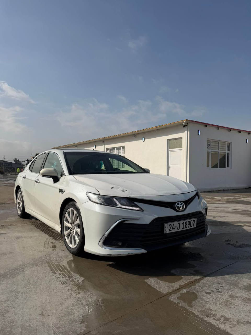 Camery 2023 GLE شەریکە SAS
سەیارەکە وەرگەراوە حیزام سبوغە بەس بە عام دەفرۆشم 
سەیارەکە بێ ئێرباگە پشتی تۆزەک حەوزی هەیتی پێشی شاصی لای سەکنه قۆپەکی گچکەی هەیە بێ سبوغ بێ تحدیل 
سەیارەکە فولل ماصفاتە سفری شەریکەیە
گێر و مەکینەی بە شەرتە 
سلایت و بەسمە و شغالە  ناو زەردە 
فوول فوللە. 
سحری ١٥٣ وەرەقە و مەجالەکی تێدایە
بەس تەلەفۆن جواب دەدەمەوە
*********** أربيل, العراق
