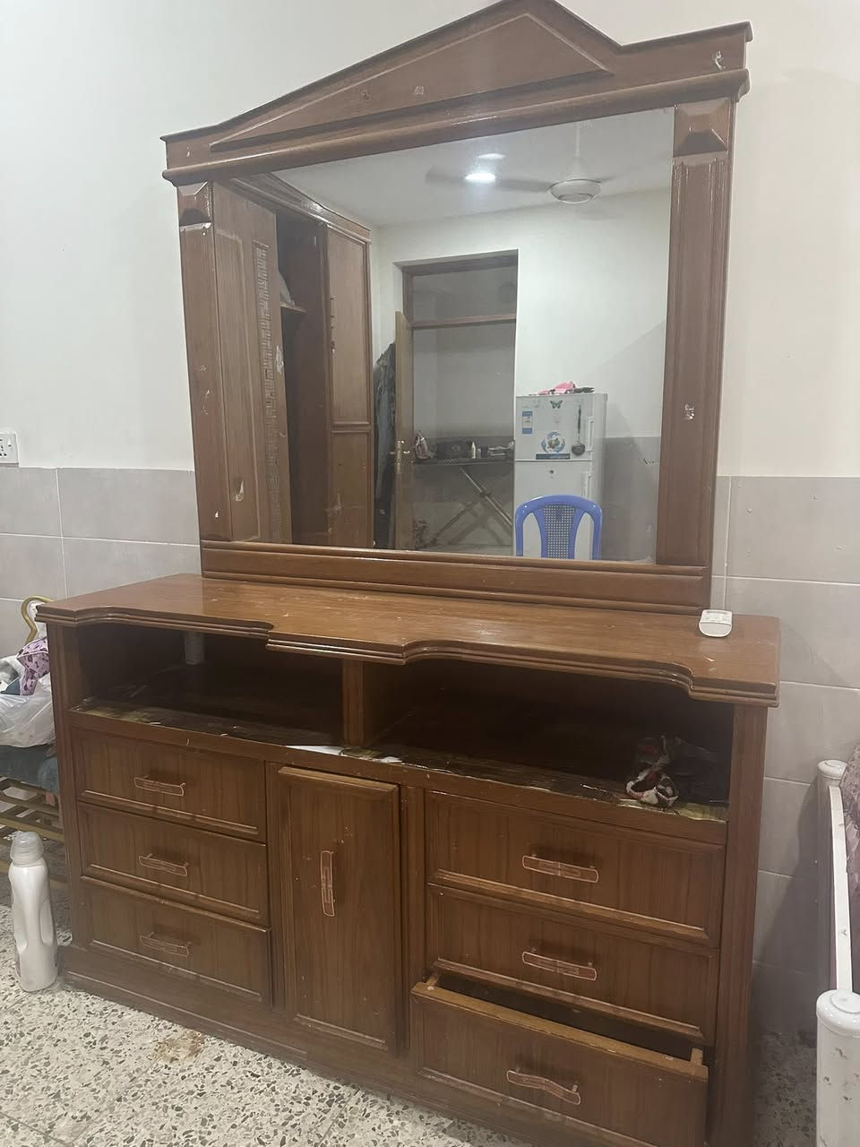 السلام عليكم غرفة للبيع صاج خشب قوي رايديها بمليونين لاتصال ***********
