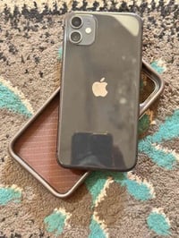 ايفون ١١ • ١٢٨ • اسود