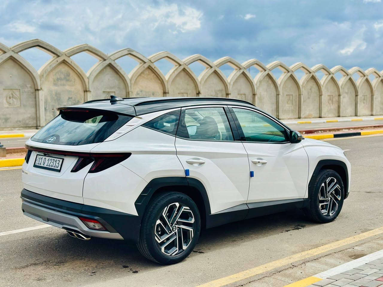 هيونداي توسان 2025 (خليجي) - بحالة الوكالة

الحالة العامة:

النظافة: 100%

الممشى: 6ألف كم فقط

الضمان: مكفولة ضمان شركة (الأولى موتور) لغاية 60 ألف كم أو 3 سنوات

رقم بغداد، السيارة بإسمي وتحويل مباشر.

المواصفات 
تو كلر كراسي تبريد
التشغيل: تشغيل عن بعد.

الراحة: جنطة كهرباء + كراسي كهرباء.

القيادة: 4 وضعيات قيادة (ECO - Normal - Sport - Smart).

التقنيات: شاشة كبيرة تدعم (Apple CarPlay) + شحن لاسلكي ومنافذ شحن متعددة

الحساسات: حساس أمامي + حساس خلفي.

الإضاءة: لايتات زينون LED أصلية.

المرايا: مرايات كهربائية قابلة للطي (شفط).

التحكم: تحكم ستيرن كامل.

السعر223 وبي مجال العنوان كربلاء للستفسار ***********
