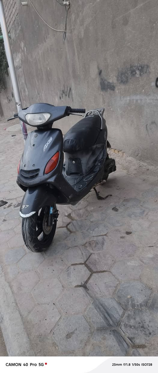 السلام عليكم دراجه اكزس للبيع ما بيها اي نقص السعر 500 للاستفسار رقم التلفون العنوان ناصريه مركز ***********
