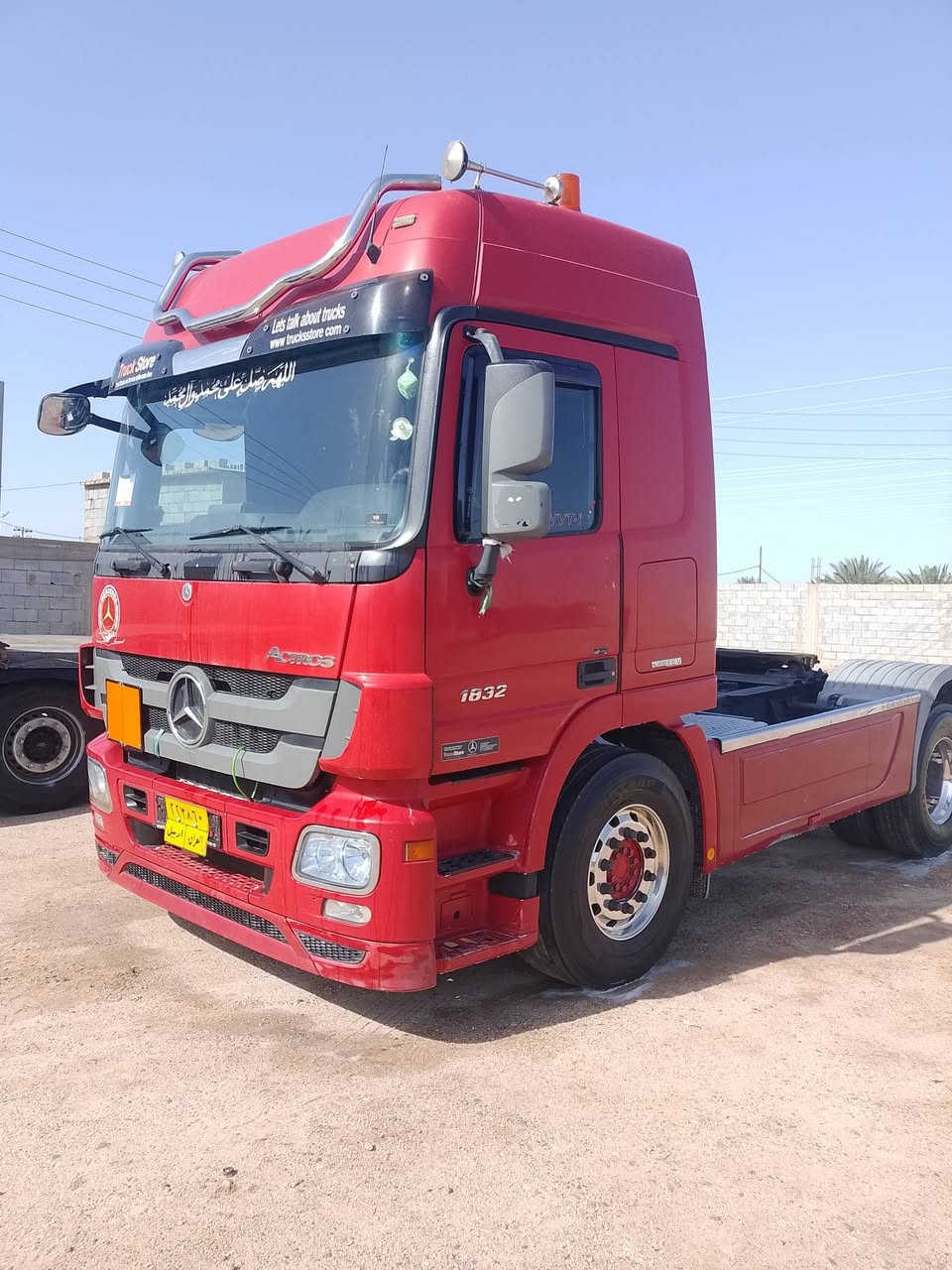 سلام عليكم اكتروس للبيع 2012 مديل كفاله عامه برقي مانقصها ***********
