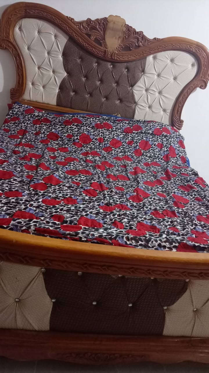 غرفة حطاطة داخل وخارج سعر 900 عنوان شهربان بلور


**إذا كنت صاحب هذا الإعلان وتريد حذفه لأي سبب، رجاءا أرسل رسالة إلى الدعم الفني**