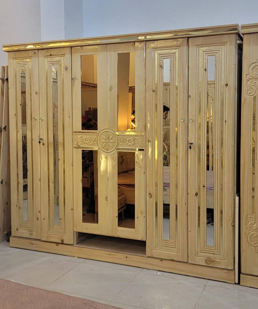 قوه..... انااااقه.... ابدااااع🤩
غرفه نوم سويدي بشكلها الجديد، 
#السعررر_360الف
كي تحول غرفتك الى عالم الاحلام والجمال 🥳
مواصفاتها ومقاساتها.. 
@ــ الدولاب. العرض 240سم في 225سم في عمق 50سم خشب سويدي درجةاولى بسماكه 20ملي
معا قواطع الدولاب حزام سويدي كامل. 
@ــ السرير مقاس العرض 180في 190سم في ارتفاع 40سم 
بسماكه خشب سويدي 35ملي
@ـــ تسريحه ملكي كبير 
مقاس العرض 120سم في ارتفاع 190سم. 
@ــ 2كمدينات مقاس مقاس العرض 40في 40في ارتفاع 100سم. 
@ـ كرسي تسريحه ملكي. 
مواصفات،، 
 ـــــ الخشب سويدي درجة اولى         رابع خالي من الاعقاد السوداء
ــ الابلكش من افضل الانواع k, t, s
   معا خلفيات ابلكش رقم واحد. 
ـــ دهان وصنفره زجاج رقم واحد     ومن افضل الانواع. 
ــ. مغالق ويدات من افضل الانواع. 
ــ سحبات بيرنج من اجود نوع.
ــ مفصلات هيدروليك جوده عاليه. 
ــ تنجيده ملكي تعطيك الراحه والمتعه. 
ــ اضائات متعدده الالوان . 
بلاضافه الى اضائه في التسريحه والتاج حق الدولاب. كي تحول غرفتك الى تحفه. 
ــ ارجل استيل بلونهن الذهبي المناسب والائق للغرفه. 
ــ درج  اضافي في التسريحه متعدد الاستخدام. 
ــ مرايات بالوانه الزاهيه والمتنوعه  عادي،، واسود،، واصفر،، 
📞📞#لتواصل_والحجز__782344906 
كل هاذا واكثر تجدونه في متاجرنا


**إذا كنت صاحب هذا الإعلان وتريد حذفه لأي سبب، رجاءا أرسل رسالة إلى الدعم الفني**