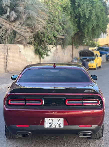 سلام عليكم 
جالنجر 2023 R/T لاست كول (النداء الاخير )
سياره SUPER TRACK PAK بلاك توب 
سياره دخول جديد قبل ثلاث اشهر دخلت ؏ الكمرك الجديد 
سياره لون مميز كرزي 🍒
حادثها سطحي بـس بنيد 
يعني قطعه وحده صبغ بدون شاصي وبدون لغد وبدون دواخل حته الماصدات نفسهن مشدودات 
سياره ماشيه 14 الف يعني بعدها بوضع الشركه سياره جديده بمعنه الكلمه ريحه الوكاله بعدها بيها 
كير مكينه حداديه تايرات كله مكفول بوضع الشركه بعده 
موصفاتها 
‏-SUPER TRACK PAK
-دبلات امامي وخلفي اصفر مال سكات باك
-اكسل مال سكات باك 
-شاشه كبيره 
-كامره دواره
-سماعات ALPINE
-حساسات خلفيه 
-كشنات حضن 
-كرسي السايق كهرباء 
-تدفئه بلكشنات وبلستيرن 
-هيترات بلمري  
-شفتات  ستيرن 
-قطعتين تبريد 
-جام وتو 
-فول تحكم ستيرن
-كروز مال سرعه 
وبعد بيها هواي مواصفات  
سياره جديده بعدها ستوك مملعوب بيها بوضع الشركه ريحه الوكاله بيها 
رقمها بغداد بسمي 
مكان بغداد صليخ ال600
إჂ̤ ستفسار ***********
