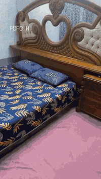 سلام عليكم غرفة تسكام ثكيله وضخمه للبيع سعره 900 بيه مجال بسيط *********** مكاني  بغداد شارع حيفا عددها 7 قطع ونظيفه الي يريد يجي ويتكد شوفها بعينه
