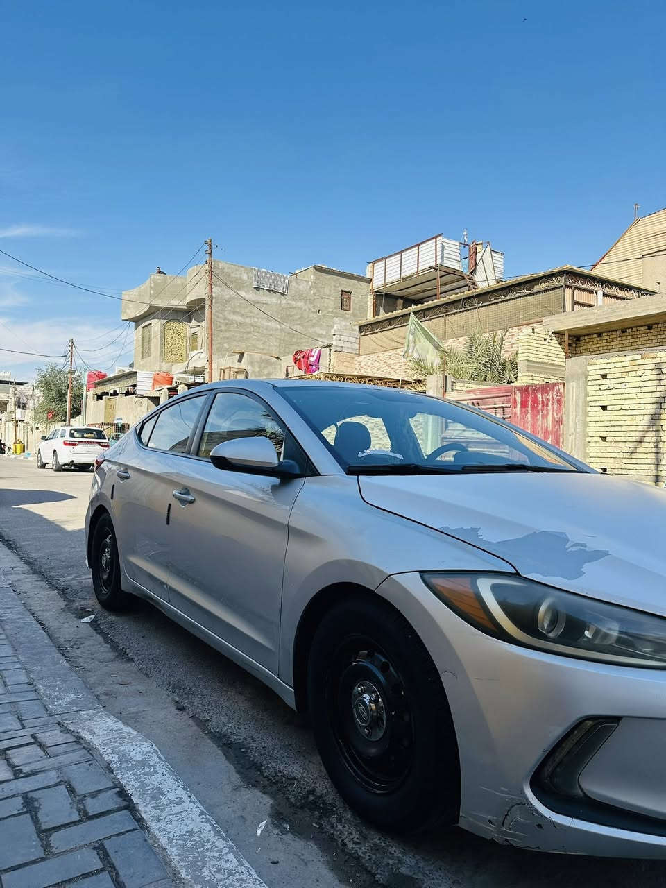 السلام عليكم انتره 2017امريكي السياره ذي قار فول واحد على واحد  ضربه جاملغ وبنيد بدون دواخل تحويل ثاني يوم *********** السعر 130
