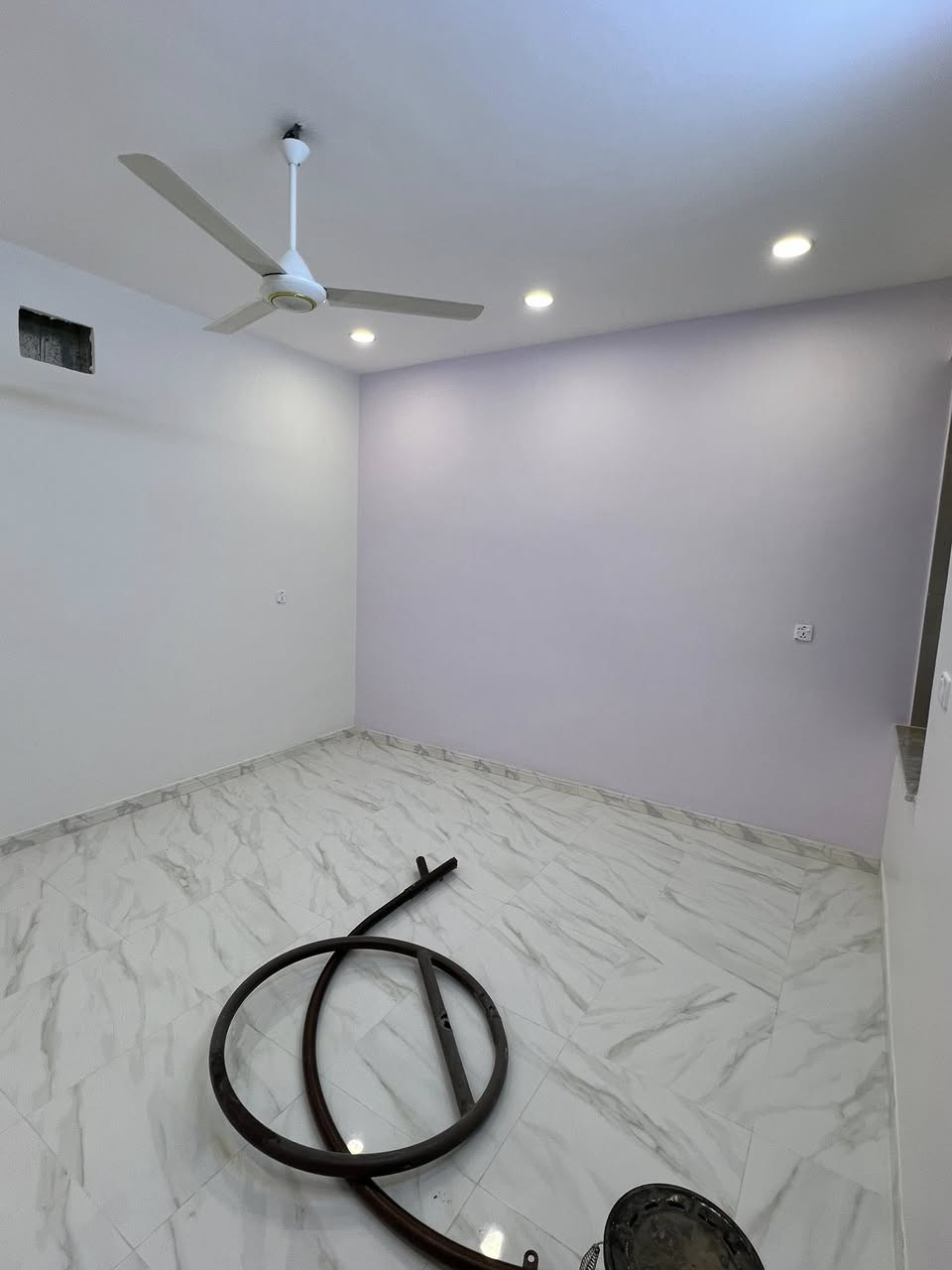 بيت للبيع المساحه 120 بنااء ٢٠٢٥يحتوي علئ ٤ نوم استقبال حولي مطبخ حمامات عدد٣ فول ***********
