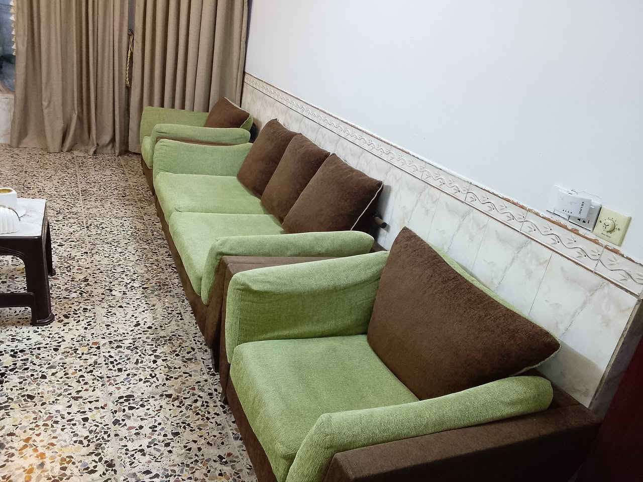 تخم للبيع
العبيدي / حي السفير 
هاتف /***********
