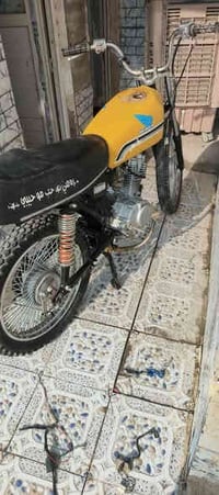 دراجه كلك متروكه من زمان دراجه شغاله وغراضها موجوده نقصهه بس ابلك أريد...