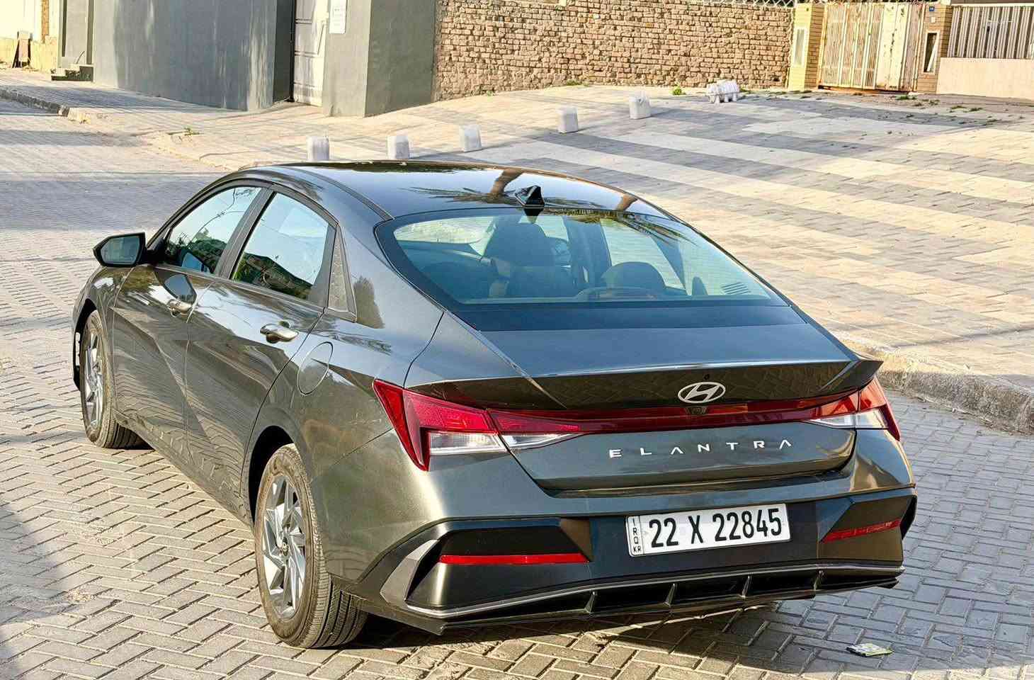 السلام عليكم
للبيع فقط بدون مراوس

النترا 2024 
وارد امريكي
ماشيه (7) ألاف فقط زيرو جديده بوضع الشركة بدون اي نقص 

حادثهة بارد بحافة الجاملغ الأمامي وصبغ نص فبق صندوك بدون ايرباك 
مواصفات
مكينة 2000 دوش
بصمة تشغيل وابواب
شاشه كبيره متصل ديجتل 
لد بلدشبول متغير
لايت زنن بلادي 3 عدسات
كار بلي 
رادار امامي
ورادار خلفي
ورادار جانبي
تحديد مسار
قياده ذاتيه
تنبيه خروج عند المسار
ويل كب لد نهاري. فول تحكم ستيرن
كير اوتو +عادي‼️. تنبيه. اهتزاز. بلستيرن 
السياره بعده بوضع الشركه ومابيه ولا نقص
رقم اربيل الجديد تحويل وكاله مضمون 
للاستفسار
السعر (163)وبيهة مجال كلش بسيط
العنوان بغداد العطيفية
*********** بغداد, العراق
