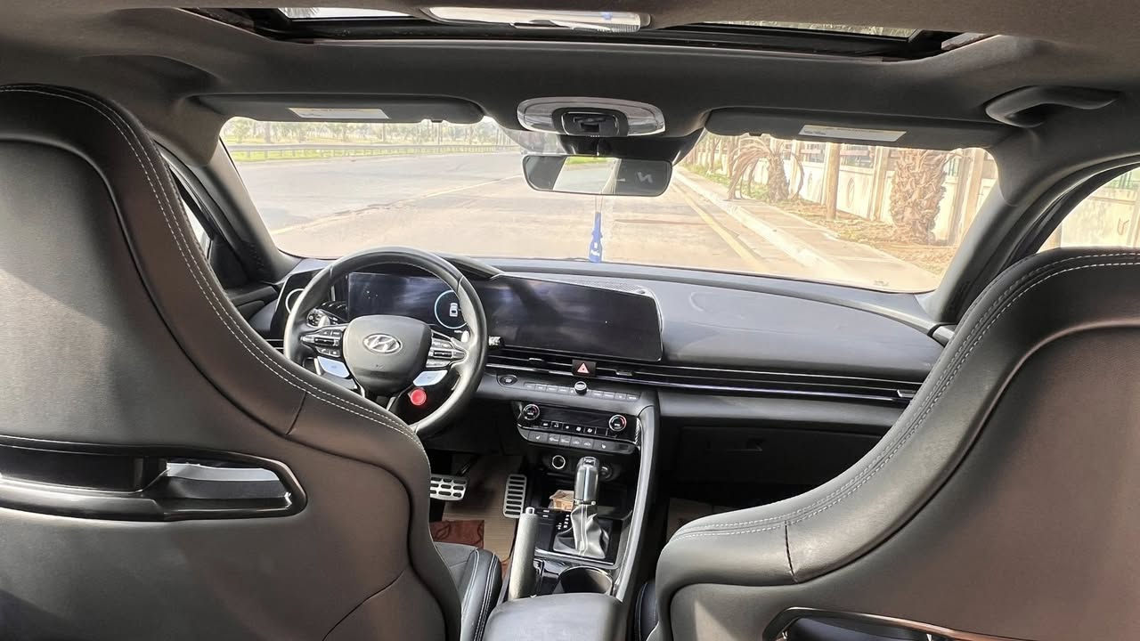 سلام عليكم 
الالنترا N وارد امريكي
محرك2000تيربو
فول مواصفات السيارة 
موديل2022 
ماشيه16 
حادثها مبدل بونيد ومصبوغ فقط 
السيارة مكفولة لغد وشاصي
بغداد الشعب شارع الصحه 
السعر ١٥٣ وبيها مجال بسيط
***********
