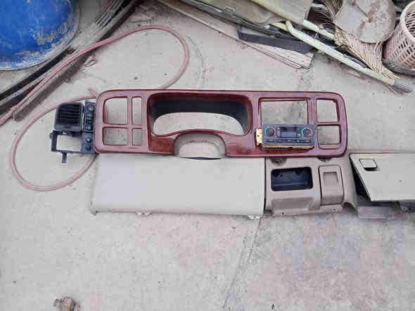 سلام عليكم غراض الفينية مال تفصيخ اصلي
مكان بصرة رقم ***********
