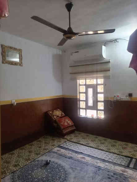 دار للبيع مساحته 300 متر البناء 200 م غرفتين نوم 5×4 ومطبخ 6×4 وصالتين 7×4 و5×4 وهول داخلي5×4 والطابق الثاني ارتفاع 1.5
مع صحيات داخلية و خارجية 
العنوان بيجي قرية المزرعة السعر 45 مليون قابل للتفاوض للتواصل ***********
