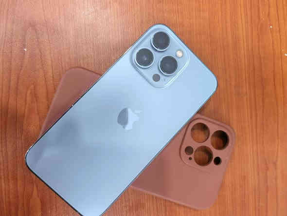 13برو فقط نضافه فول استعمال شخصي اني المستخدم الاول للجهاز يعني على ايدي بطاريه79حالياً جهاز نضيف يرهم مراوس وبيع سعر 600 التواصل الرقم ***********
