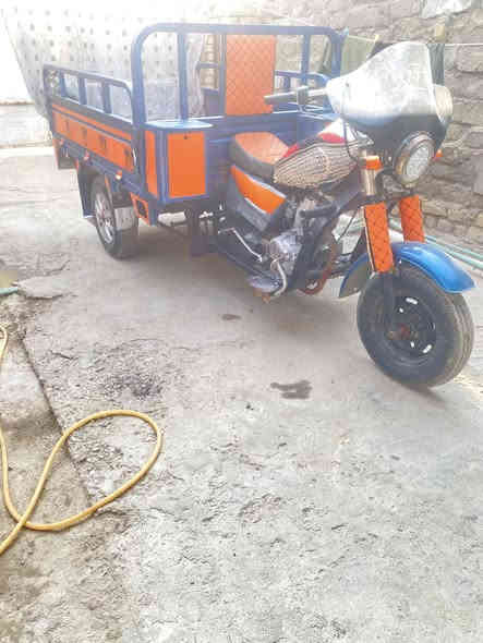 سلام عليكم ستوته موديل 2017اوراق نضيفه كلش 
كهربائيات كلها شغاله تشتغل نكره سلف ما عوزها برغي 
سعر 1600 وبيها مجال حك الجيه/كوت زوريجات اتصال ***********
