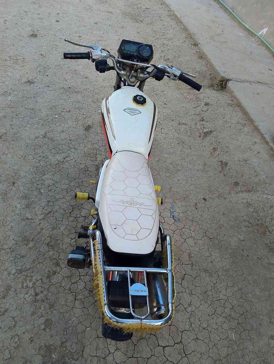 اسلام عليكم شباب عندي دراجه تايكر ما متعوب شلع الدراجه حلوه ومرتبه اوراق اصولي دشبول الكتروني دبشاير اضويه عالي ناصي كله شقال السعر 375او بيها مجال المكان بابل اجبله وحياكم الله هاذا رقم الهاتف ***********موديل 19
