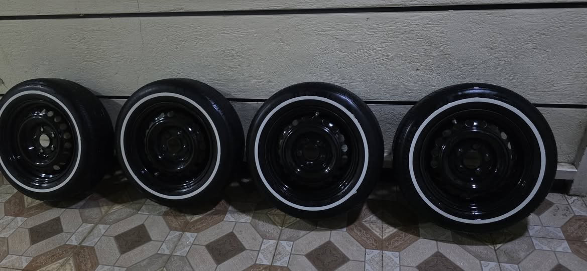 السلام عليكم اخوان
تايرات مرشلونه مع وياله جدد حجم ١٥ ... ٣٠٠ ؤبيهن مجال 

هورن بك جعب اخضر دكه تخبل ب ...٧٥ 

بردات كويتيه اصليه معتم كاملات جدد مال النترا لحد موديل ٢٠ ب... ٤٠ الف 

مجاول عدد ٢ اصلي شركه مع قاعده فيت بم اصلي النترا قيم واخذ 
مكاني بغداد الدوره ابو طياره متواجد خاص واتصال 
***********
