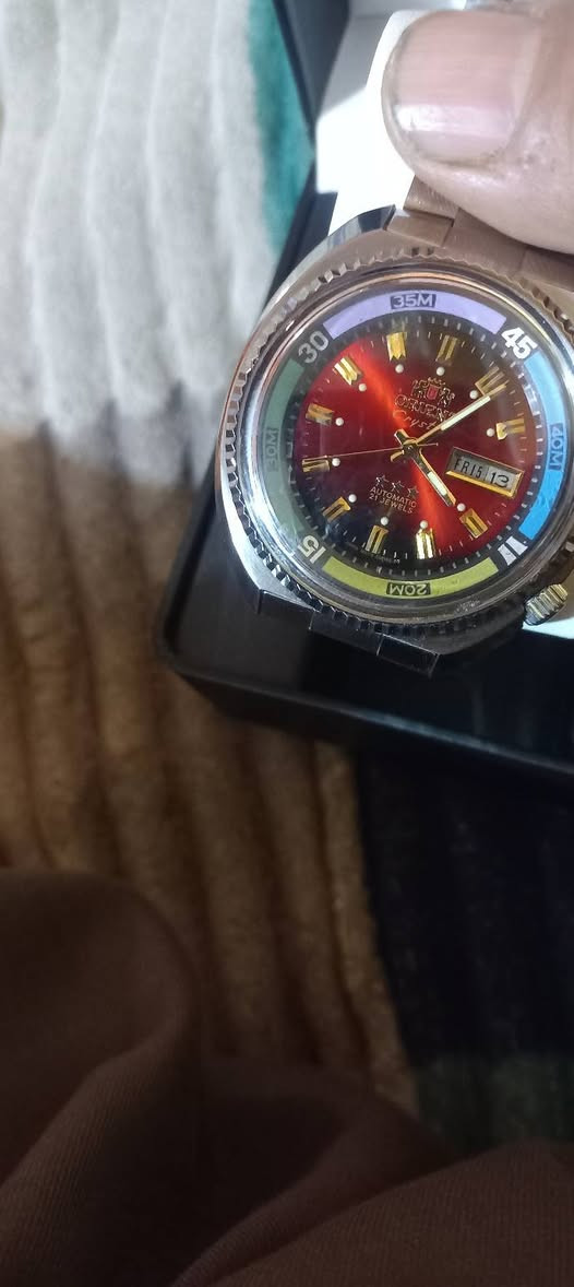 السلام عليكم ساعه للبيع السعر ١٣٠ ألف جديده مامستعمه مكاني بغداد ت ***********
