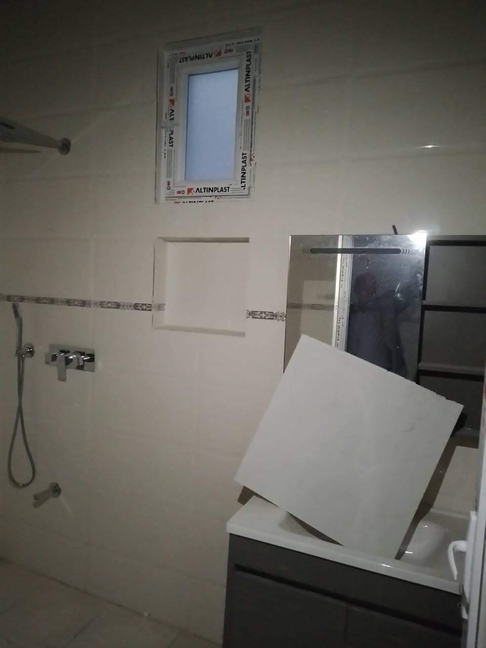 للبيع بيت 🏡 طابو صرف #مشتملات_عدد_اثنين كل مشتمل مساحته #١٠٠م واجهه خمسه في منطقة #الرسالة^الأولى بناء حديث ٢٠٢٦ تسليم مفتاح 🔑 كل مشتمل يحتوي على #ثلاث_غرف_نوم 😴 وصاله ومطبخ وخدمات عدد #ثلاثه ومنور واجهة  البيت  بورسلين أرضية مرمر للإستفسار اتصال 🤙 على الرقم 
***********
#الجميع
