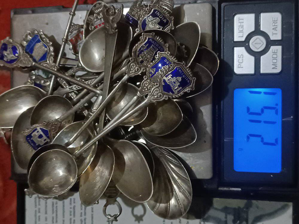 موجود 215 غرام فضه الكل مختومين معالق تذكارية انتيك عمر بعضن 100 سنه 

 و69,5 غرام عيار950/925 

مطلوب 2دولار بلغرام بقلب بعض منهي من الاخر

يمكن البيع القطعه بس طبعا اغلى 

تواجد سوريا ومتوفر شحن 

#متابعين #اشارة


**إذا كنت صاحب هذا الإعلان وتريد حذفه لأي سبب، رجاءا أرسل رسالة إلى الدعم الفني**