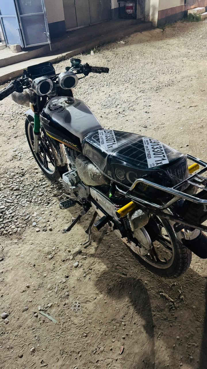 للبيع سولنك 23 نضافه شوف العين كهربأيات كلها شغاله السعر 550اوبي مجال للتواصل ***********ملاحضه الويل اكدام بي عواج شي بصيط
