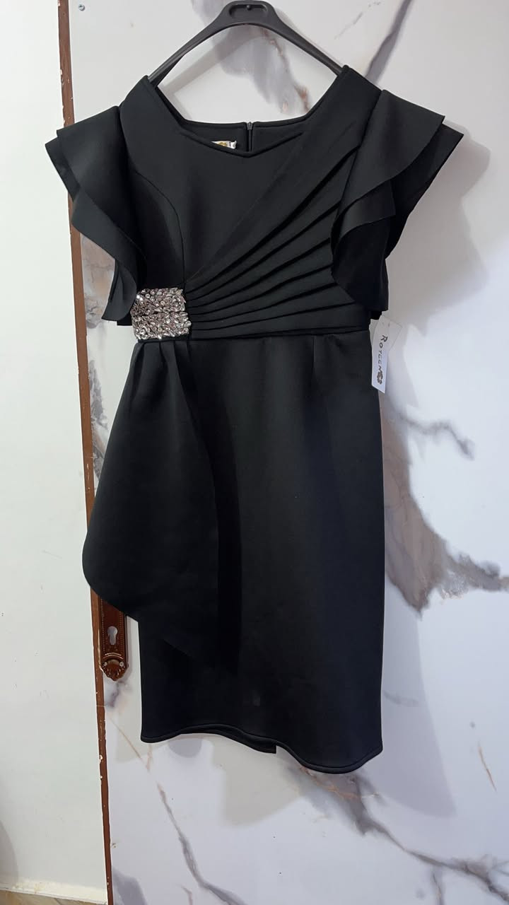 فستان سهرة قصير 
مقاس ٤٠
جديد بورقتو 
للبيع بسعر رمزي


**إذا كنت صاحب هذا الإعلان وتريد حذفه لأي سبب، رجاءا أرسل رسالة إلى الدعم الفني**