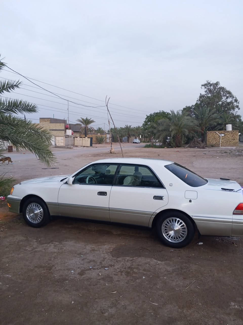 السلام عليكم راس الثور فلات البيع مديل 98سياره كفاله عامه ماعده صبغ العام السعر110 وبيها مجال قليل سنويه 29 باسمي رقم انبار دوالي الشراي يتصل وبي خير ويدالل ***********
