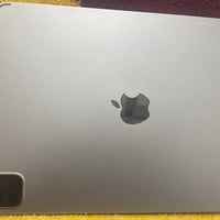 آيباد ١١ برو M2 • ٢٥٦ • الرمادي