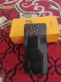 جهاز سي 61 ذاكره 128 مستعمل يومين مراوس  ويا كارنونته بدون شاحنه الستف...