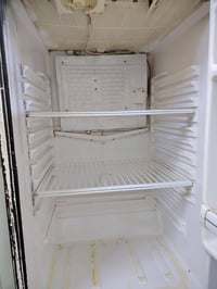 ثلاجة مستعملة • أجهزة منزلية