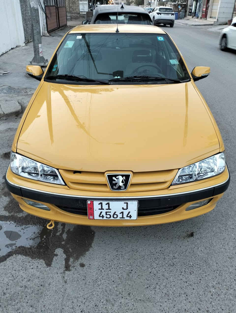 السلام عليكم بيجو بارس 2015 للبيع مكفوله من التبديل والتعديل والصبغ رقم إنكليزي الجديد بأسمي هزه قبل 5 أيام هازهه سنويه بأسمي لغايه 2028
بيها مكينه مال فرنسي لاتنقيص ولاتبخير بلكاترتون مكينه وكير وتبريد تخم تاير تخم ويل غرفتها حلوه مكان السياره بغداد
للاستفسار اتصل وتدلل 
***********
