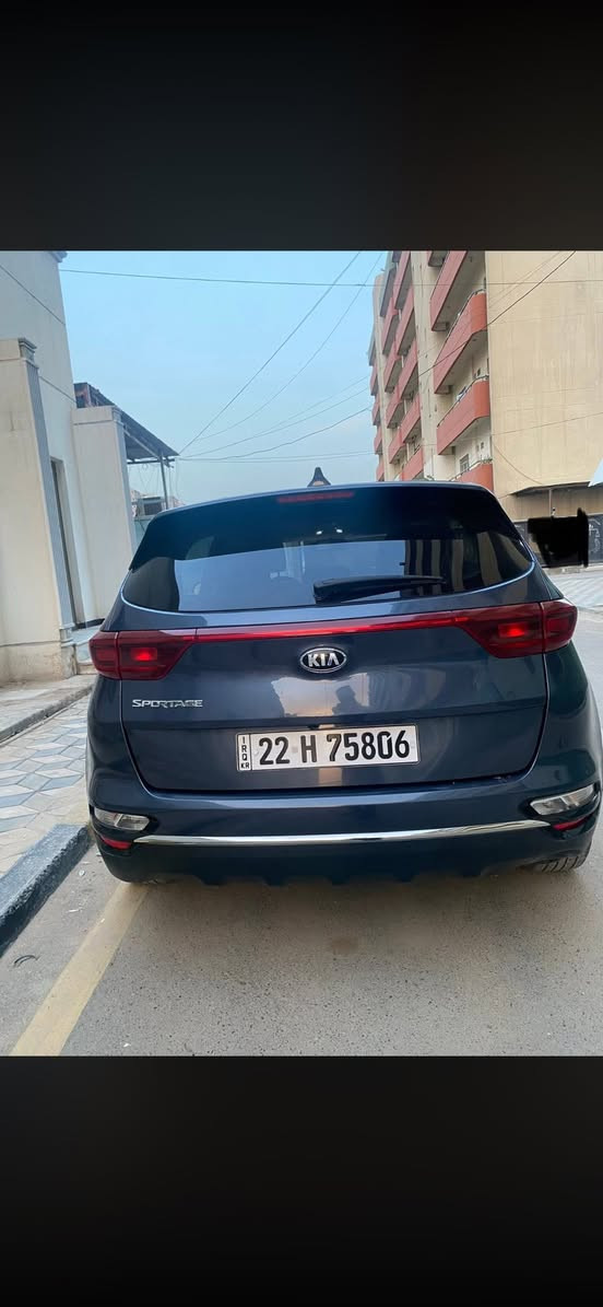 كيا سبورتج موديل 20 وارد امريكي كلين بدون حادث فقط سرقة الجوزه مال سويج وهنا صار بيها صبغ الباب الامامي عكس جهة السائق بدون دواخل محرك 2400 gdi گير at 
رقم اربيل تريد تحويل او وكاله سونار مرفق بالمنشور ماشيه 77 الف ميل لايت زينون فور ويل مانع انحدار ومانع انزلاق ونقطه عمياء و3 وضعيات قياده كشن السائق كهرباء كشنات مخمل شاشه كار بلي قطعتين تبريد السعر 160 وبيها مجال الاتصال *********** مكاني بغداد
