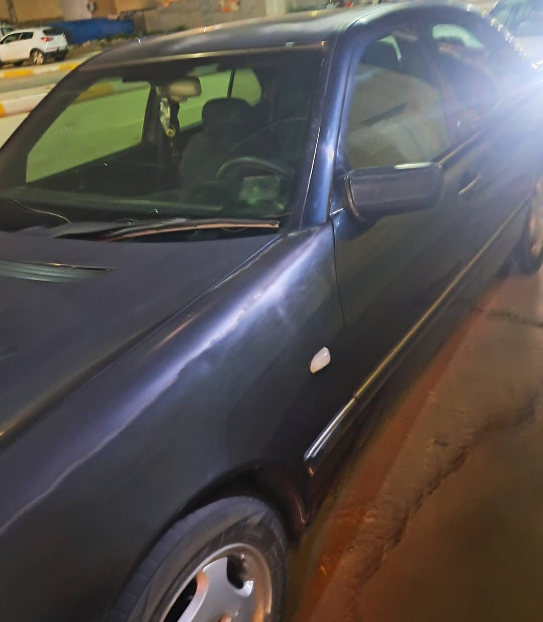 السلام عليكم اخوان 
محرك ٣٢٠خراطيم 
معرضه مارسدس 2001
مشروع وطني بسمنا 
جديده رقم اجبني 
صدرها الأمامي زين 
الخلفي تعبان 
السنويه  لفتره ٢٠٣٠ تسقط 
الكشر يحتاج تلحيضا 
باقي التفاصيل والسعر 
***********
قماره سلايت
