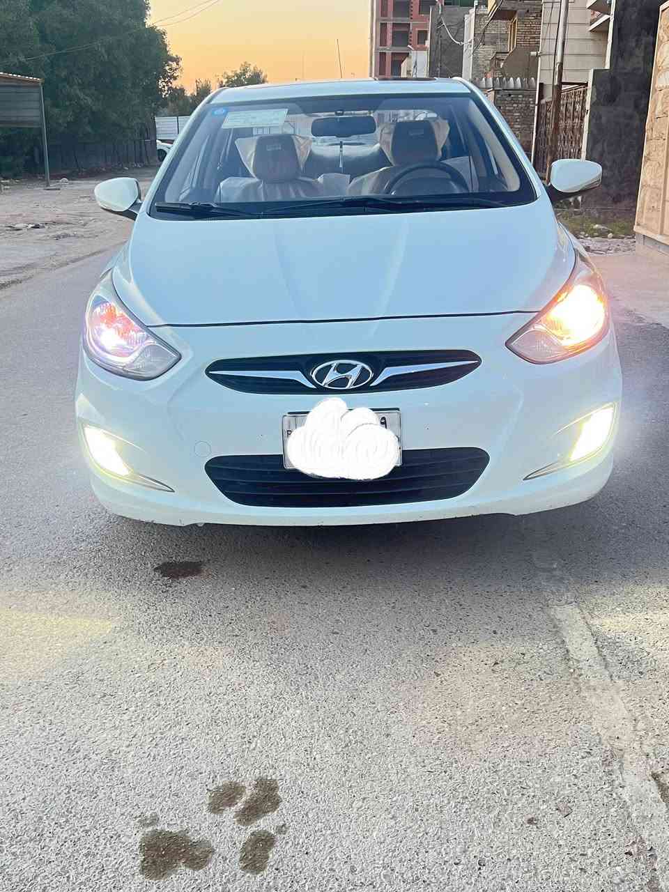 سلام عليكم 
للبيع 💵
اكسنت خليجي 1600⚪ 
دبل ((قطره))
السياره نضيفه خير من الله 😍

🩸رقم بغداد انكليزي
هزه جديده 
سنويه باأسمي تحويل مباشر 
----------------------------------------
# السياره قطره صبغ مابيها بيها
اماكن بارد بسيطه 
السونار مرفق ويا الصور
  ⛔.✅
----------------------------------------
موديل 2013

 ماشيه  154 km

السعر  106 بيهه مجال بسيط 

السياره جاهزه صدر كير محرك تبريد
منضومه زينون 
 تخم تاير كله جديد ✅ 

السياره فتحه سلايد شاشه كامره خلفيه 📹
اشاير مري 
نضام Eco
حساسات بلاديه خلفيه تحكمات
ستيرن جرس سرعه 120 🔔

☎️الاستفسار 
***********
*********** وات ساب 
-----------------------------------
📍بغداد الدوره حي اسيا 
الميعجبه السعر كلشي موجود 
بلسوك الله يوفق الجميع 
تحياتي ....     
كلمه طيبه صدقه 🤍                                                     🎗️🥇
