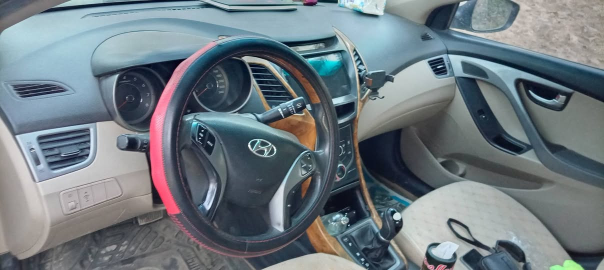 سلام عليكم
النترا ١٤ خليجي
اشاير بالمري
فتحه سقف
مري شفط سبايدر 
شاشه
 كامره دواره
ثلاث انضمه قياده
تبريد ثلج
تدفئه
سياره مناقصهه كلشي جاهزه
فول عدا البصمه
عنوان كاظميه. قريب جسر الدوار
السعر ١٢٠ ***********  السونار ناشره
