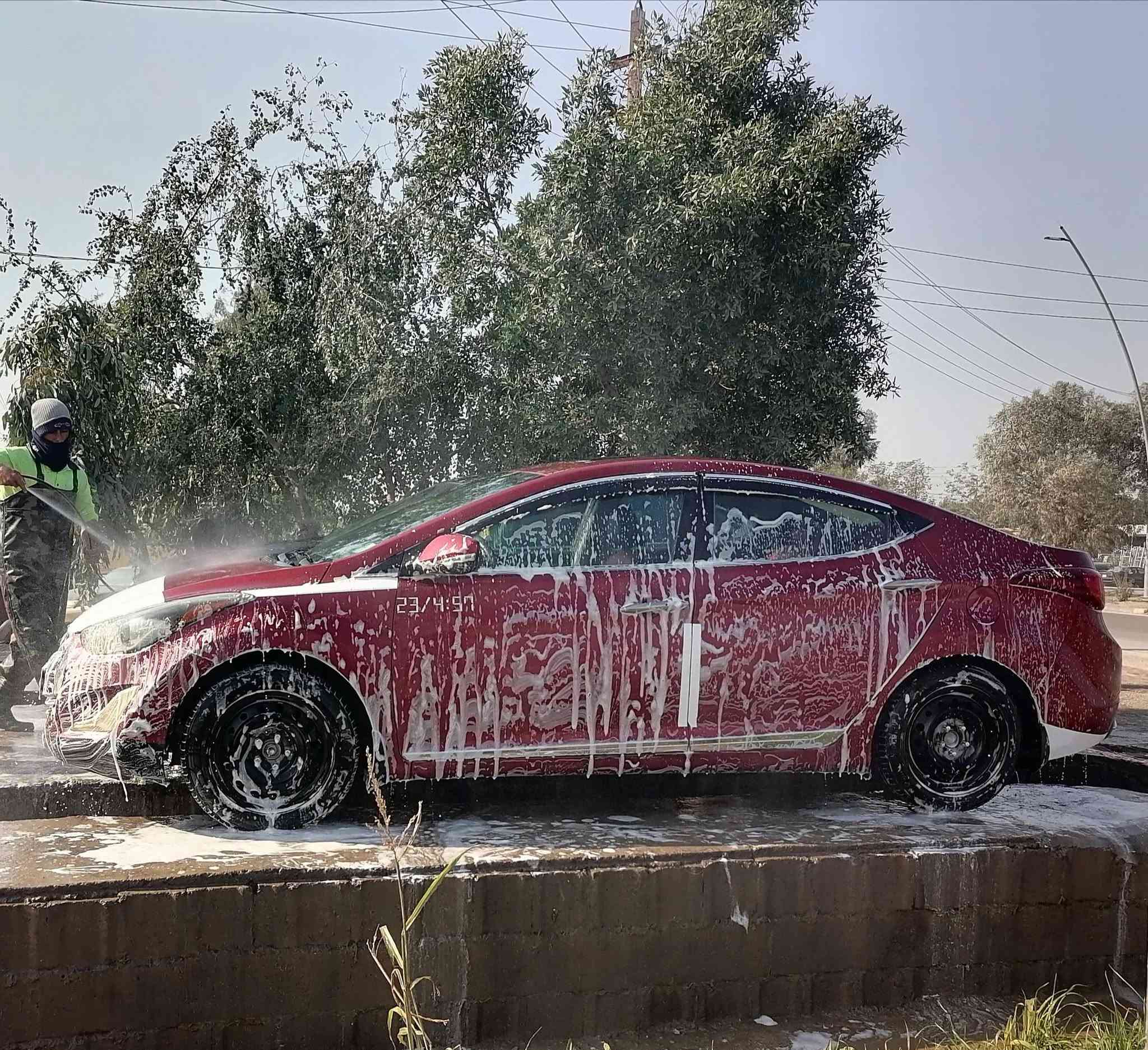 سيارة الانترا موديل ٢٠١٦ أمريكي
 لون ماروني رقم بغداد الجديد انكليزي فول مواصفات
ضررها بس دعامية اماميه السياره باسمي الاتصال على الرقم ***********

