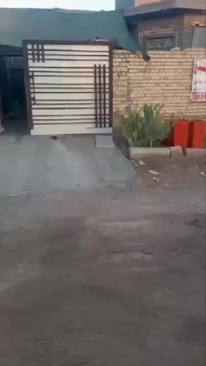 🔥 بيت للبيع في العامري 🏠
- موقع مميز: مقابل ساحة خضراء، 3 شوارع 🚗

- المساحة: 200 متر 📏

- البناء: حديث درجة أولى 🏗️

- المواصفات: غرفتين نوم، صالة، استقبال، مطبخ، صحيات 🛋️

- خدمات: ماء 💧، كهرباء ⚡، شارع سبيس  🛣️

- الموقع: يبعد 500 متر عن الشارع العام 📍

- السعر: مناسب 💰

للاستفسار: [‎0771 715 6947] او خاص
