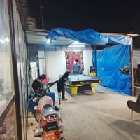 كوفي للبيع • المكان الحر الصغير • صاحب الكوفي