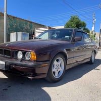 بي ام دبليو ٥٢٥ • جير عادي • تكييف ناقص