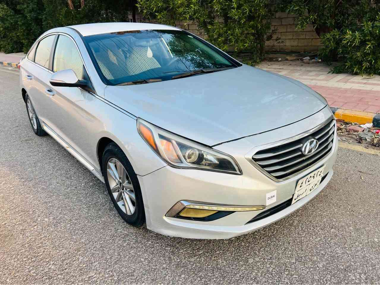 سلام عليكم 
حبايب عندي 
هونداي: سوناتا 
موديل :2015 
رقم أربيل 
وارد أمريكي 
فئة : sport سبورت 
محرك 2400 
مواصفات 
شاشه 
تحكم استيرن جهتين 
حساسات 
كشنات تدفئه تبريد 
كشنات كهرباء 
دبل صالنه 
اشاير مرايا 
لايت زنون 
بقية المواصفات معروفه 
حبايب سياره حادثه قطعتين مال امريكا 
وهنا بالعراق صار بيه حالوب سياره بدون شواصي لغود كله مكفول شرط 
سياره جاهزه من جميع النواحي 
السعر ب 100 قفل 🔏 نهائي 
رقم الاستفسار *********** 
وانه خادم حبايب النجف, العراق
