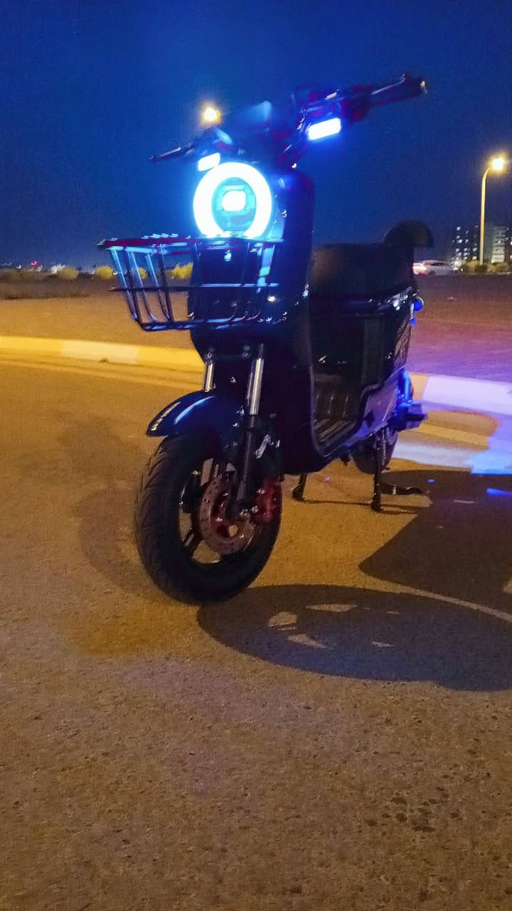 السلام عليكم دراجه شحن للبيع r9 كلشي شغال بيهه
بسعر 450وبييه مجال مكاني بسمايه ***********
