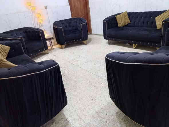 تخم تكمه نظيف جدا 10مقاعد ب270الف وبي مجال المكان الوشاش *********** يوجد توصيل بكروة يوجد واتس اب
