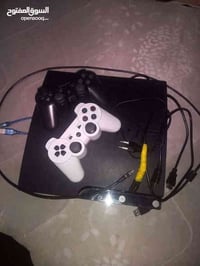 عليكم بلي ٣ سلم  هارد ٥٠٠ كيكا  جوستك اثنين جديد و كيبل كهرباء + كيبل ...