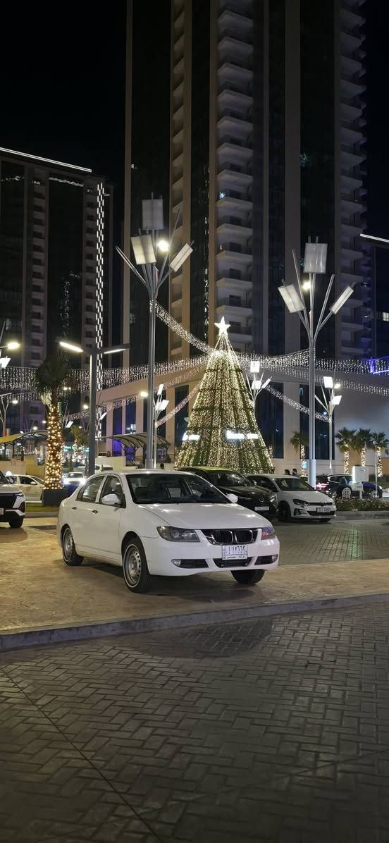 سلام عليكم اخوان ليفان 620 للبيع بأسمي بيها باب مبدل وباب صبغ السيارة جاهزة من كلشي تراي وين ما يعجبك شادلها عدسات زنون عالي ناصي ب 200$ اي نقص ما بيها السيارة غرفه جديده بالحقيقه احلى من الصورة 
السعر 55 بيها مجال مكانها كربلاء 
رقم ***********
