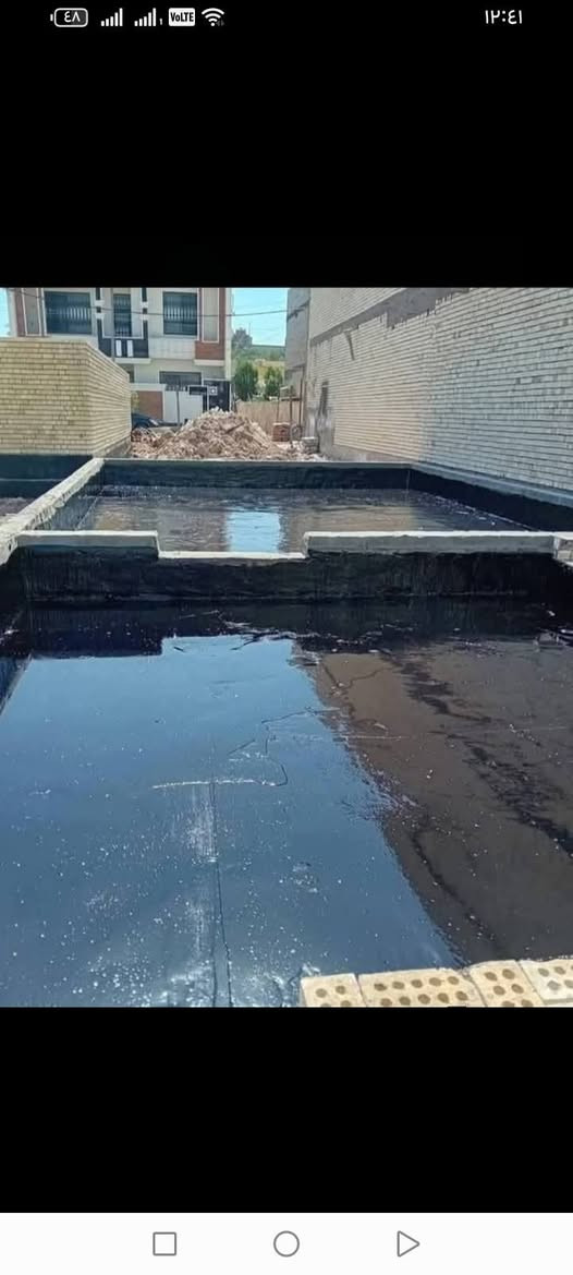 السلام عليكم يوجد جير لتجير السطوح والساسات سعر البرميل 60الف كرسته رعمله الي يريد يجي خاص وبيه خير رويدلل على رقم *********** ***********
